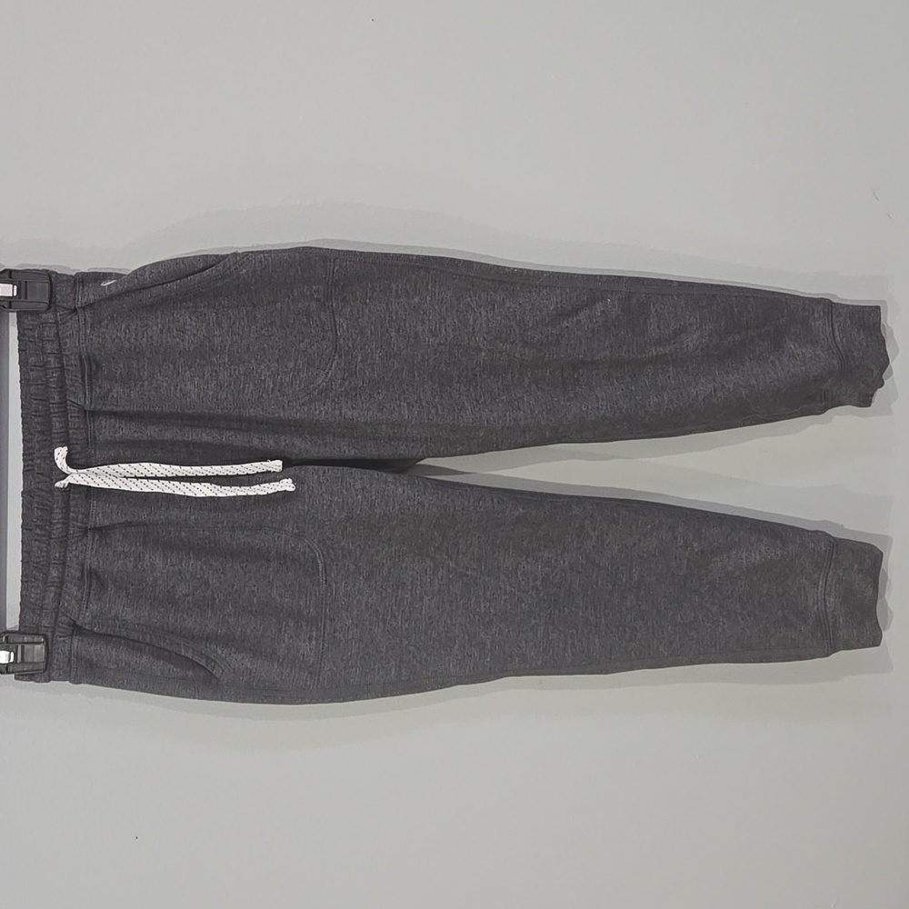XERSION girls Size XS 6/6x Quixk Dry Joggers. Gey Colored Gently Used.